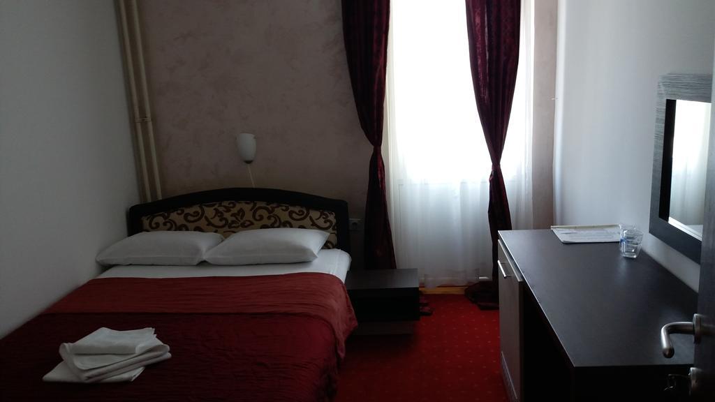 Gros Hotel - Leskovac Leskovac  Exteriör bild